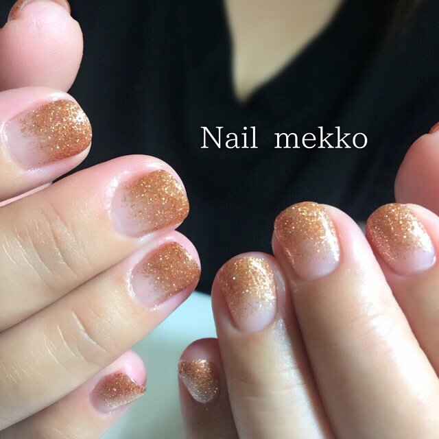 シンプル グラデーション ラメ ブラウン ゴールド Nail Mekkoのネイルデザイン No ネイルブック