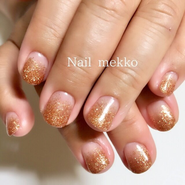 シンプル グラデーション ラメ ブラウン ゴールド Nail Mekkoのネイルデザイン No ネイルブック