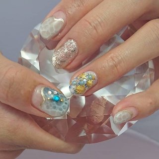 #7月定額デザイン#大人トロピカル#海ネイル#夏ネイル #水面ネイル #メタリックゴールド #シェル#ヒトデ#パール#ベージュグラデーション#新居決定!様#日吉元住吉ネイルサロン#グラモロソ #夏 #海 #リゾート #浴衣 #ハンド #変形フレンチ #シェル #トロピカル #スターフィッシュ #マリン #ミディアム #ベージュ #ブラウン #ゴールド #ジェルネイル #お客様 #micchee #ネイルブック