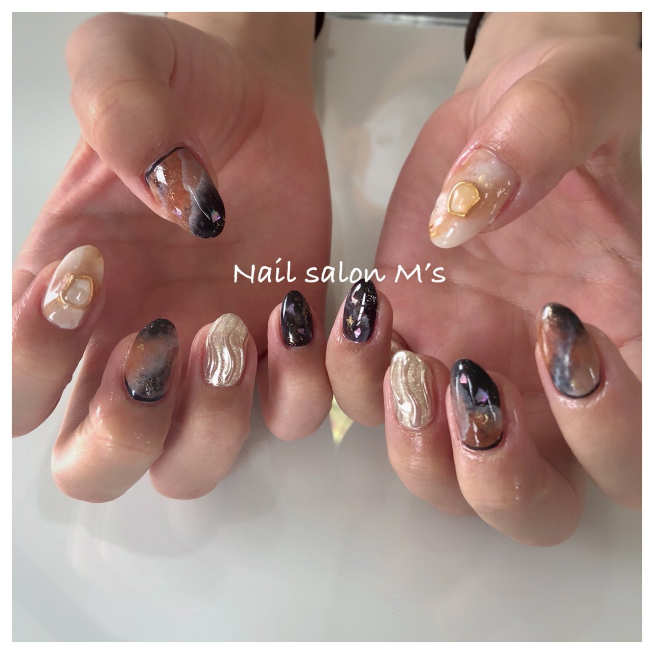 秋 冬 ハンド シェル タイダイ Ms Mamikoのネイルデザイン No ネイルブック