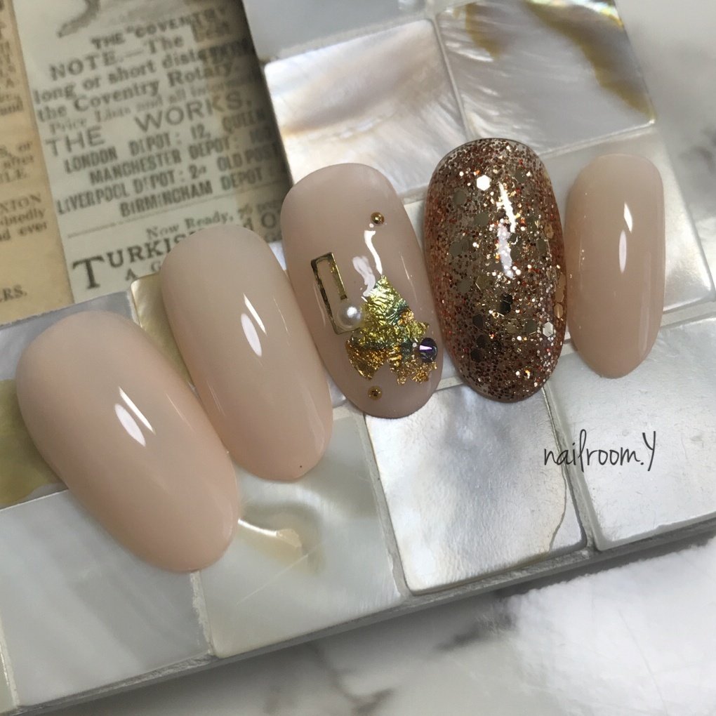 秋 ハンド シンプル ラメ ベージュ Nailroom Yのネイルデザイン No ネイルブック