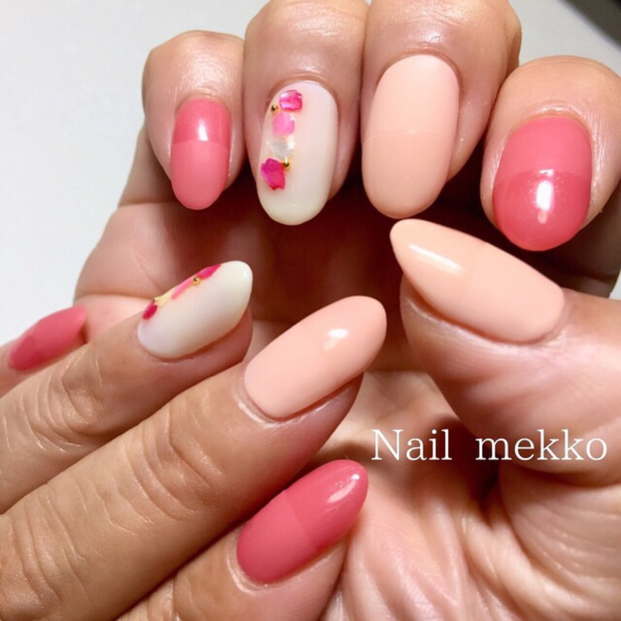 フレンチ シェル バイカラー マット ホワイト Nail Mekkoのネイルデザイン No ネイルブック