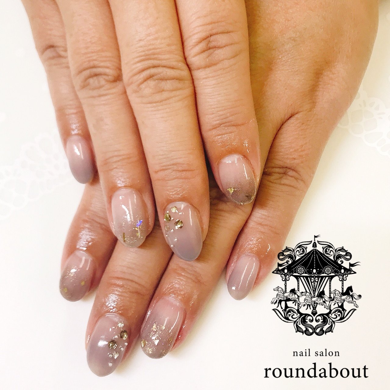 秋 冬 オールシーズン オフィス ハンド Yuko Nail Salon Roundabout のネイルデザイン No 3481636 ネイル ブック