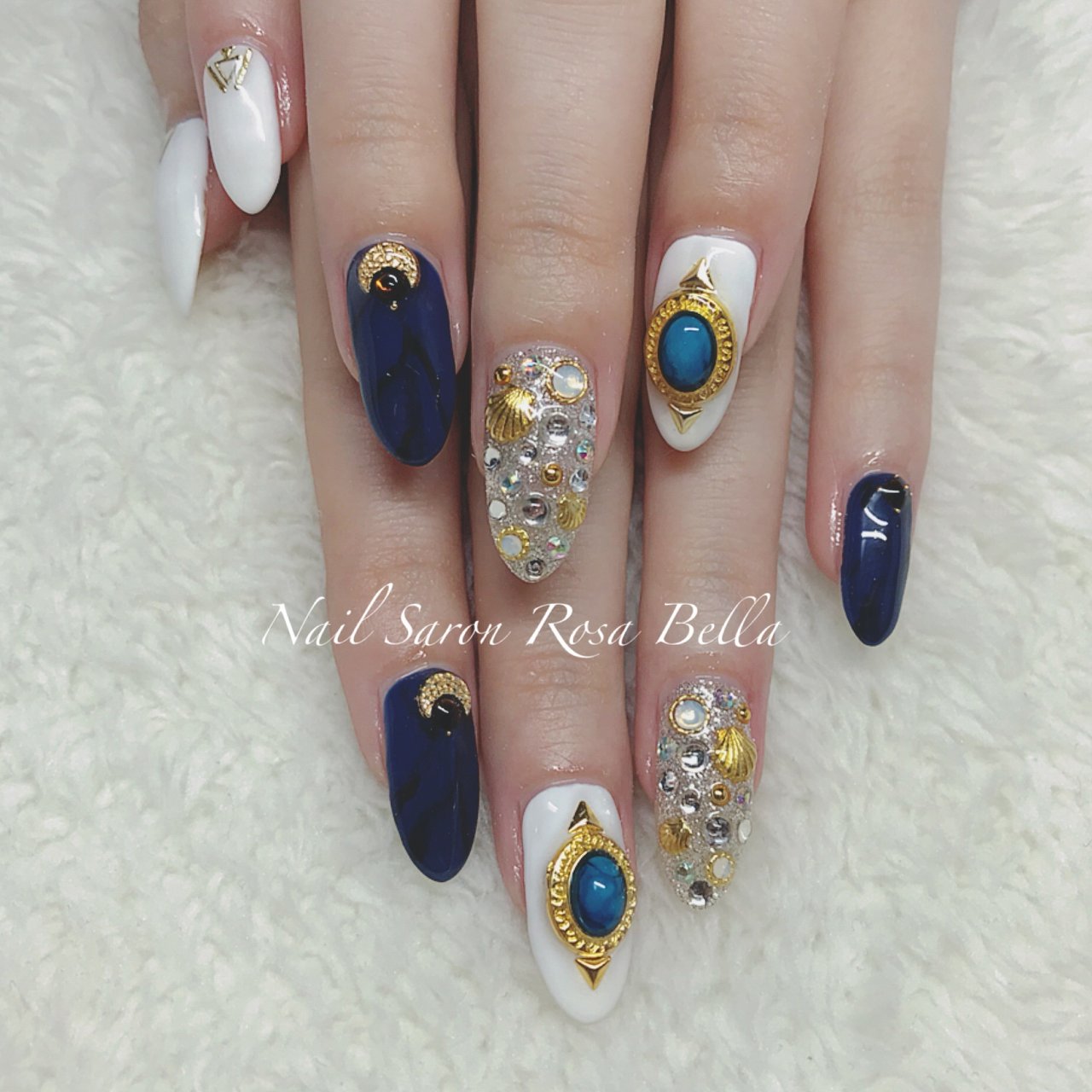 ハンド ネイビー ゴールド シルバー ジェルネイル Chiharuのネイルデザイン No ネイルブック