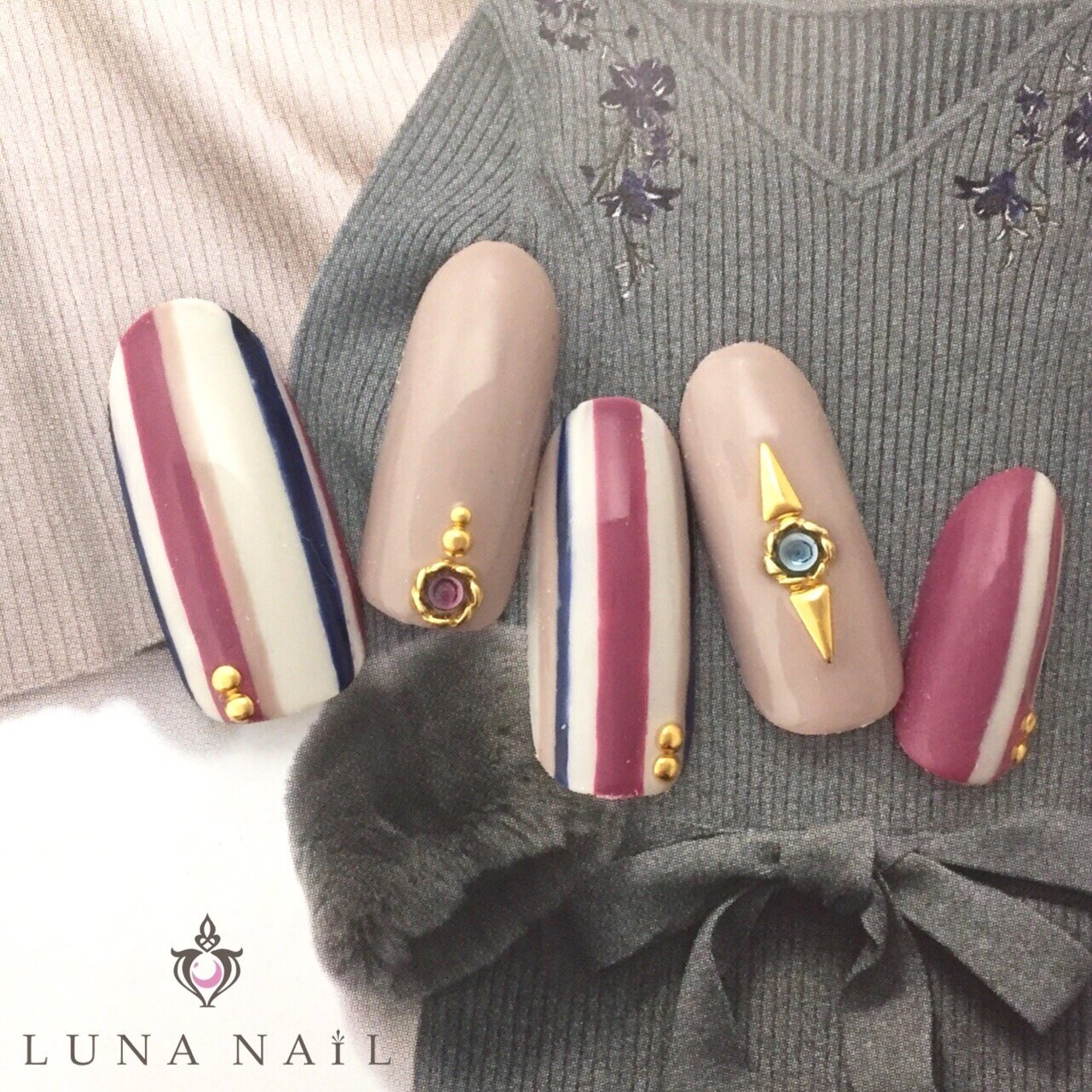 秋 冬 オフィス ハンド ストライプ Luna Nail のネイルデザイン No ネイルブック