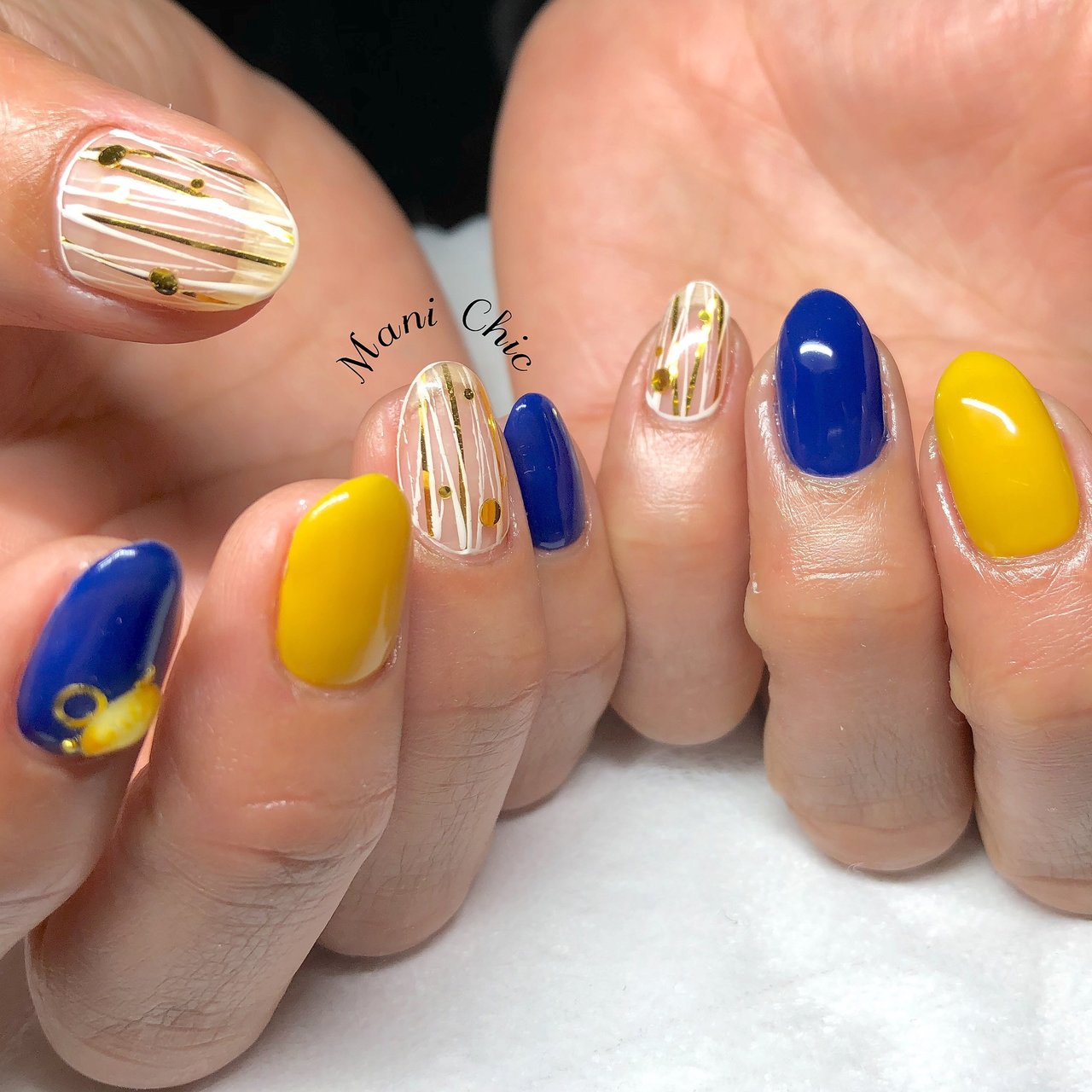 ハンド ホワイト イエロー ネイビー ジェル Mani Chicのネイルデザイン No ネイルブック