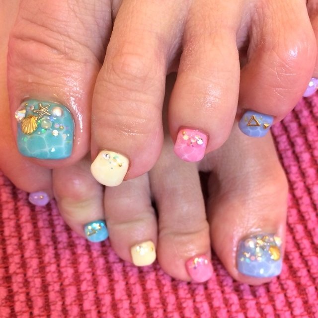 夏 フット 水滴 カラフル ジェル ふじさと りかこのネイルデザイン No ネイルブック