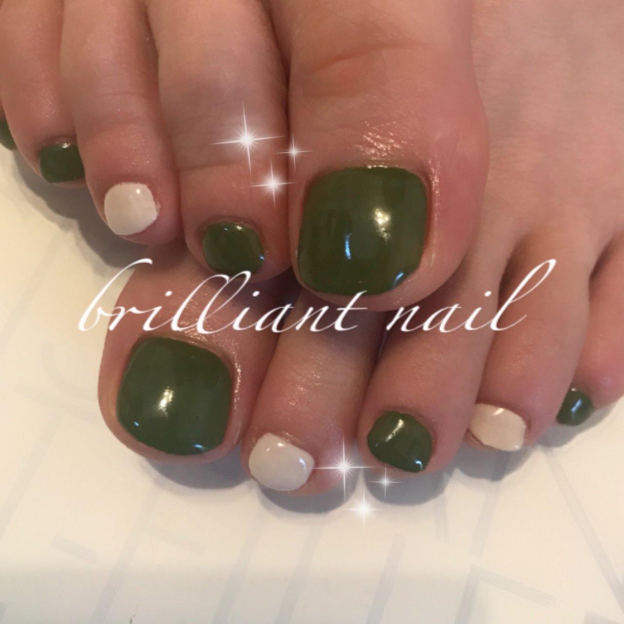 秋 フット ワンカラー グリーン ジェル Brilliantnailのネイルデザイン No ネイルブック