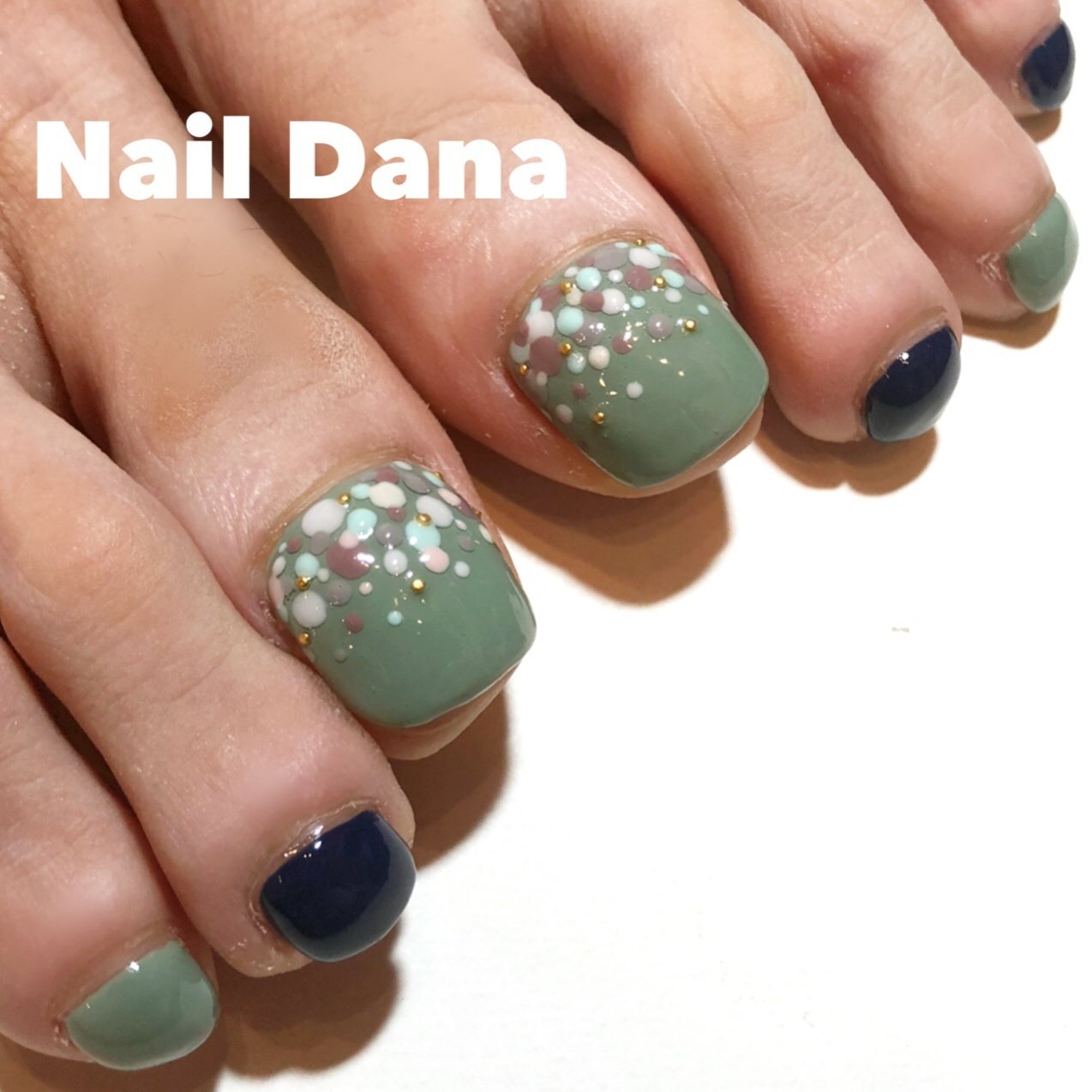 秋 冬 フット ボヘミアン ドット Nail Danaのネイルデザイン No ネイルブック