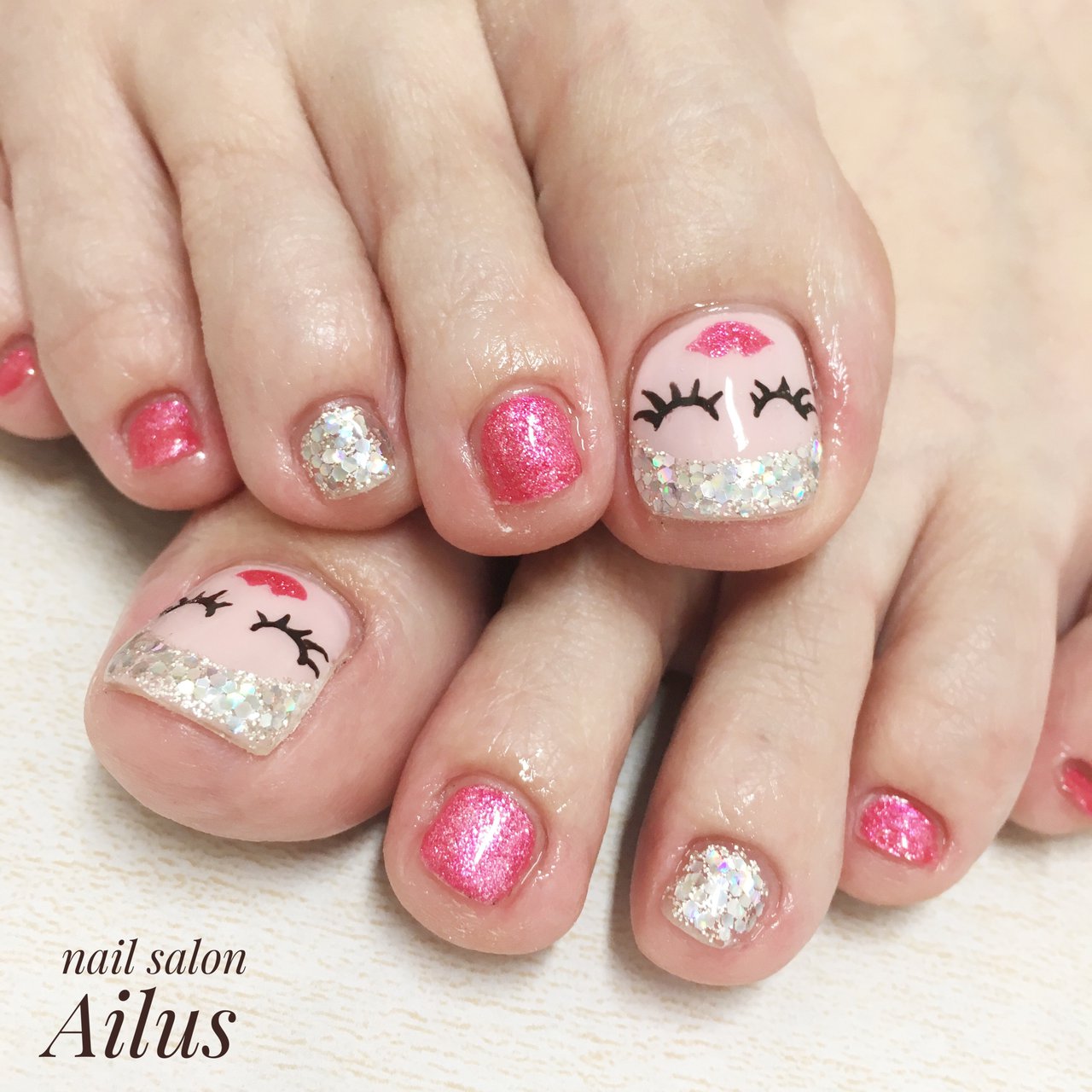 オールシーズン フット ホログラム ラメ ワンカラー Nail Salon Ailusのネイルデザイン No ネイルブック