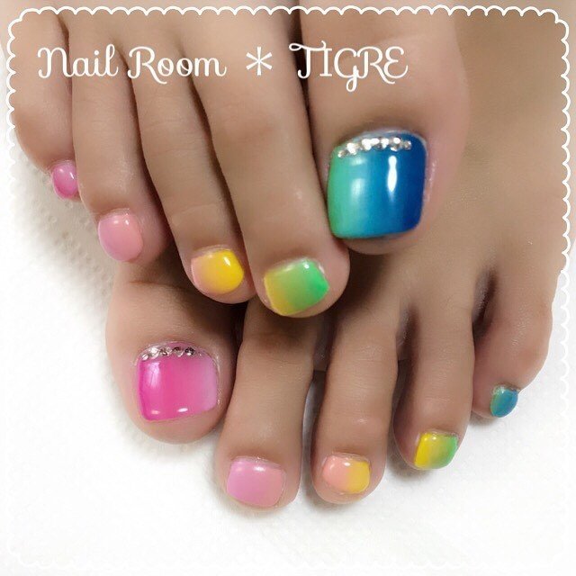 夏 パーティー デート フット グラデーション Nail Tigreのネイルデザイン No ネイルブック