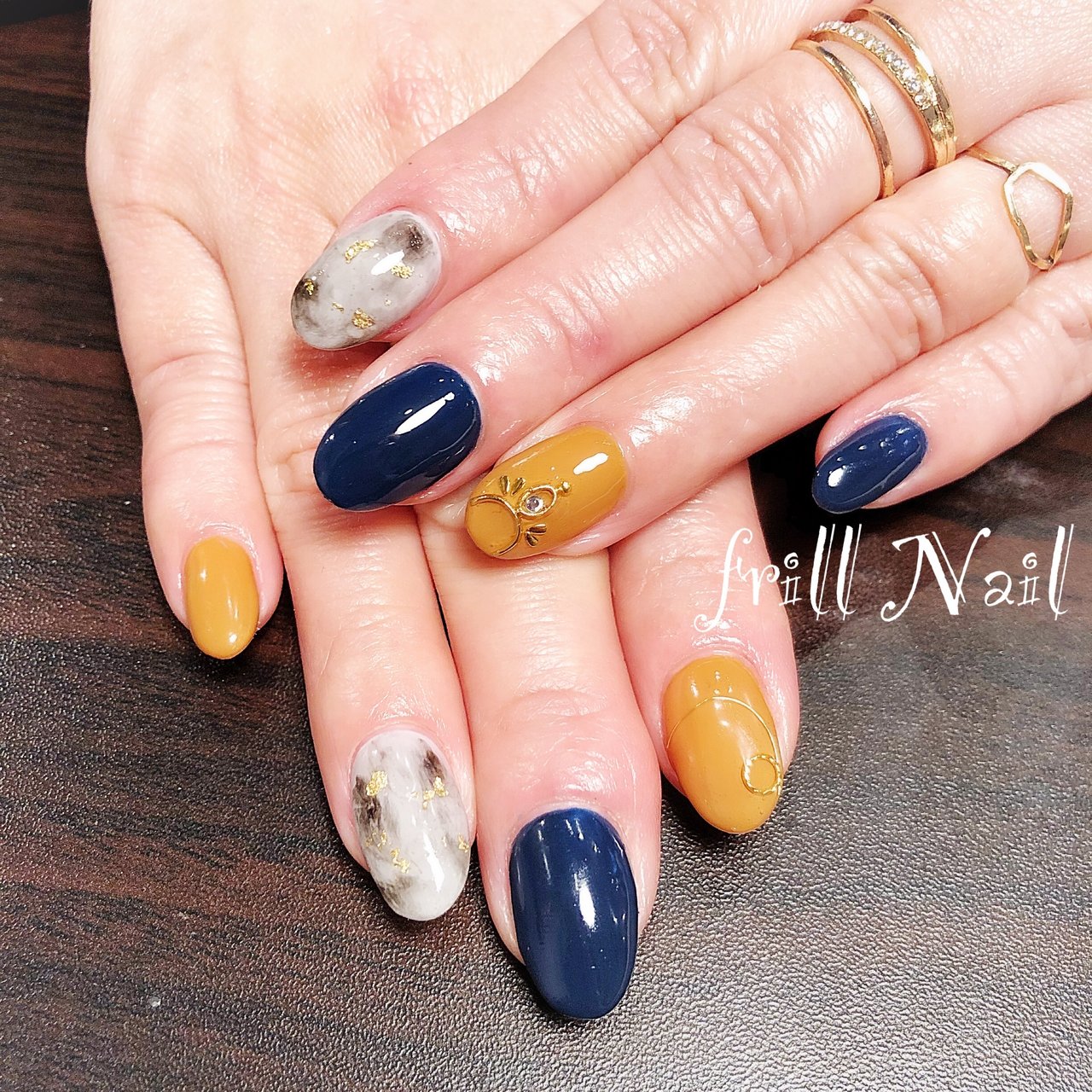 秋 冬 ハンド 大理石 ミディアム Frillnailのネイルデザイン No ネイルブック