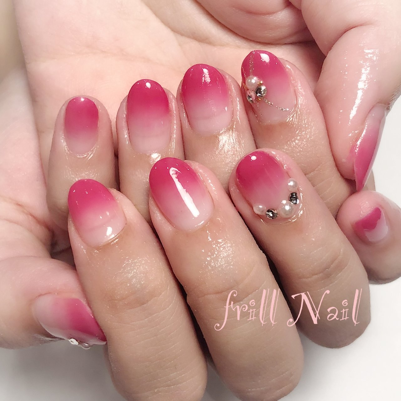 オールシーズン ハンド グラデーション ミディアム ピンク Frillnailのネイルデザイン No 3506476 ネイルブック