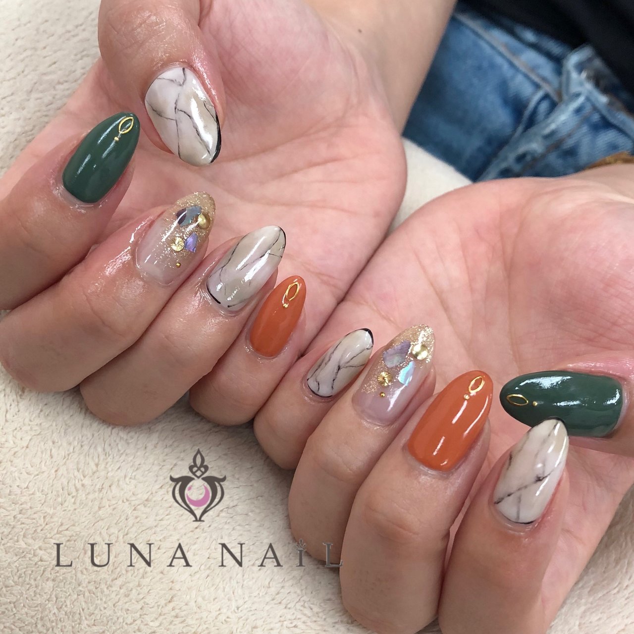 秋 ハンド 大理石 ロング オレンジ Luna Nail のネイルデザイン No ネイルブック