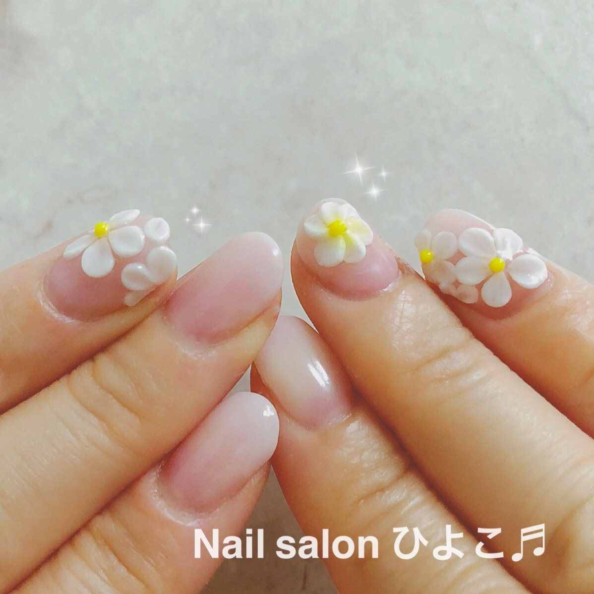 春 夏 オールシーズン ブライダル ハンド Nail Salon ひよこ のネイルデザイン No ネイルブック