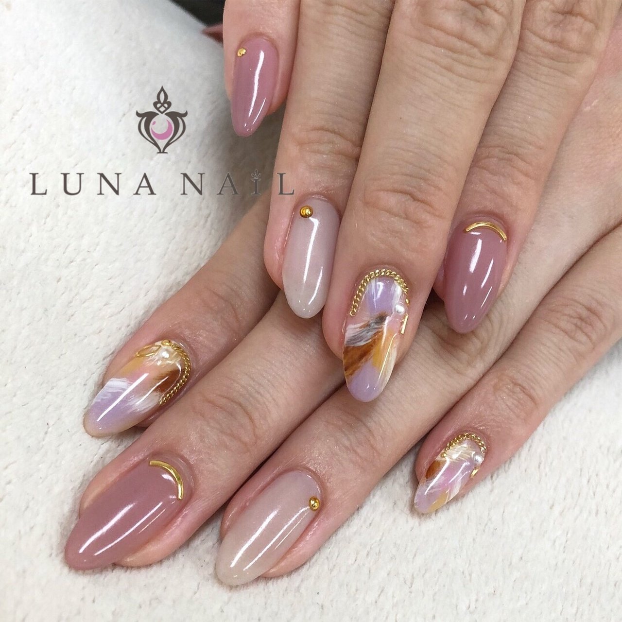 秋 オフィス ハンド ワンカラー フェザー Luna Nail のネイルデザイン No ネイルブック
