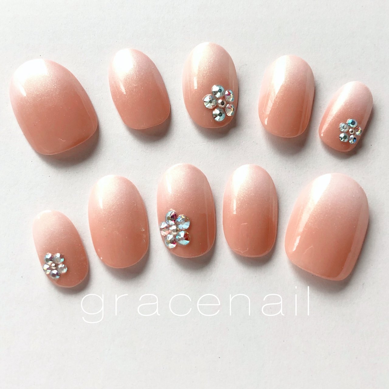 ハンド シンプル グラデーション フラワー ホワイト Gracenailtomokoのネイルデザイン No ネイルブック