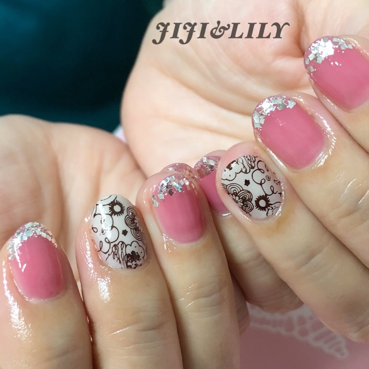 オールシーズン ハンド フレンチ ラメ ピンク ジジ リリーのネイルデザイン No ネイルブック