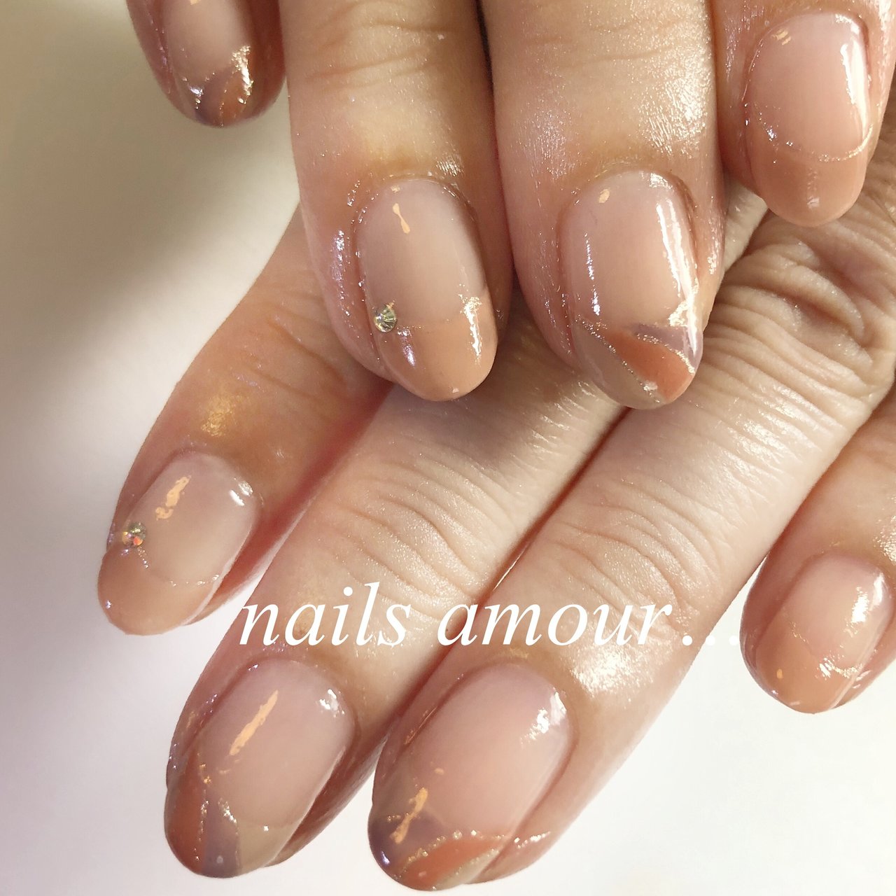 秋 旅行 ハンド 変形フレンチ ミディアム Nails Amourのネイルデザイン No 3517208 ネイルブック