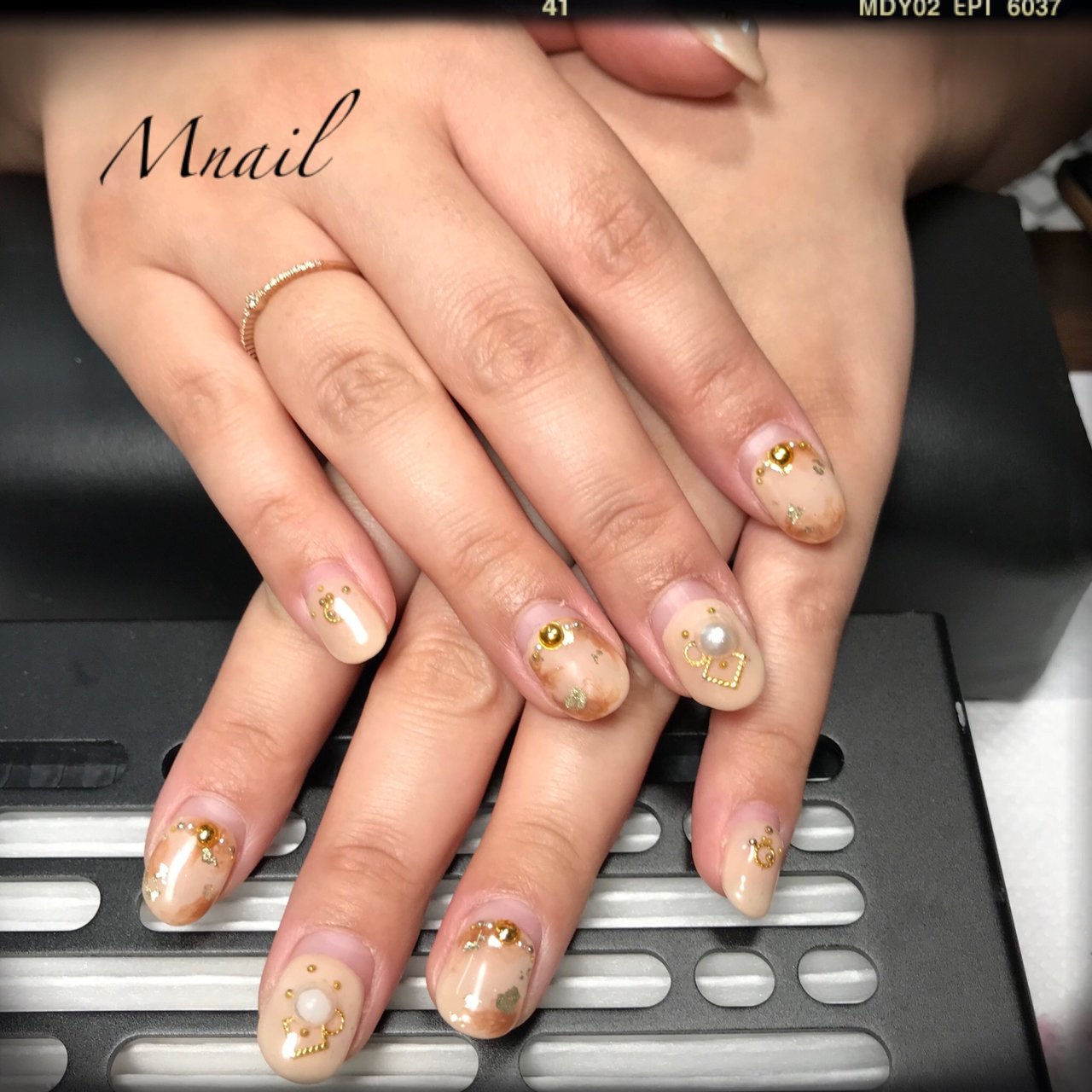 秋 冬 オールシーズン ハンド パール Mnail Privatenailsalon のネイルデザイン No ネイルブック