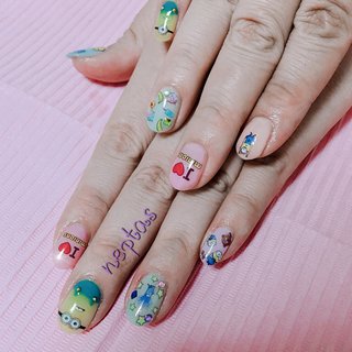 22年 新着順 ネイルシール ミニオンズネイルのネイルデザイン ネイルブック