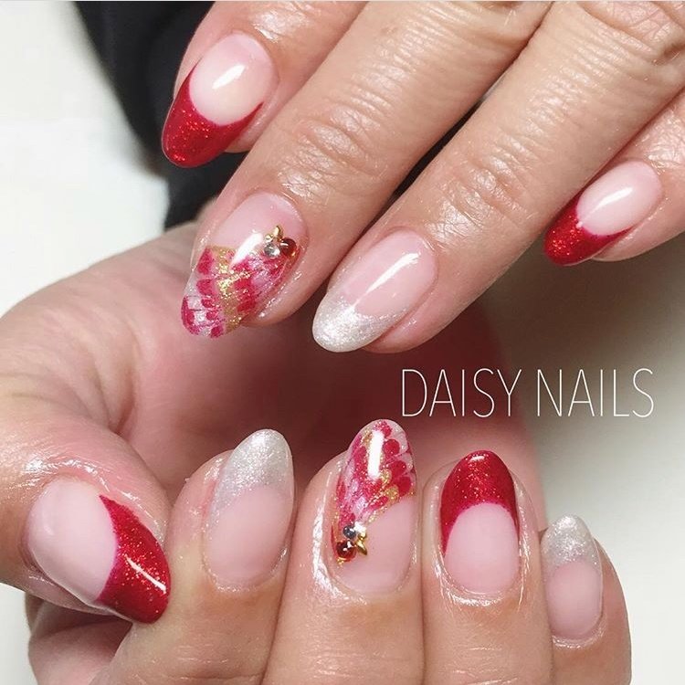 オールシーズン ハンド フレンチ 変形フレンチ ラメ Blue Daisyのネイルデザイン No ネイルブック