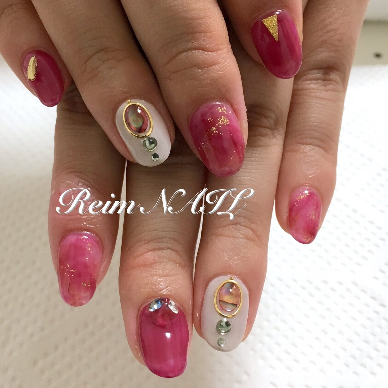 秋 女子会 ハンド ワンカラー ビジュー Reimのネイルデザイン No ネイルブック