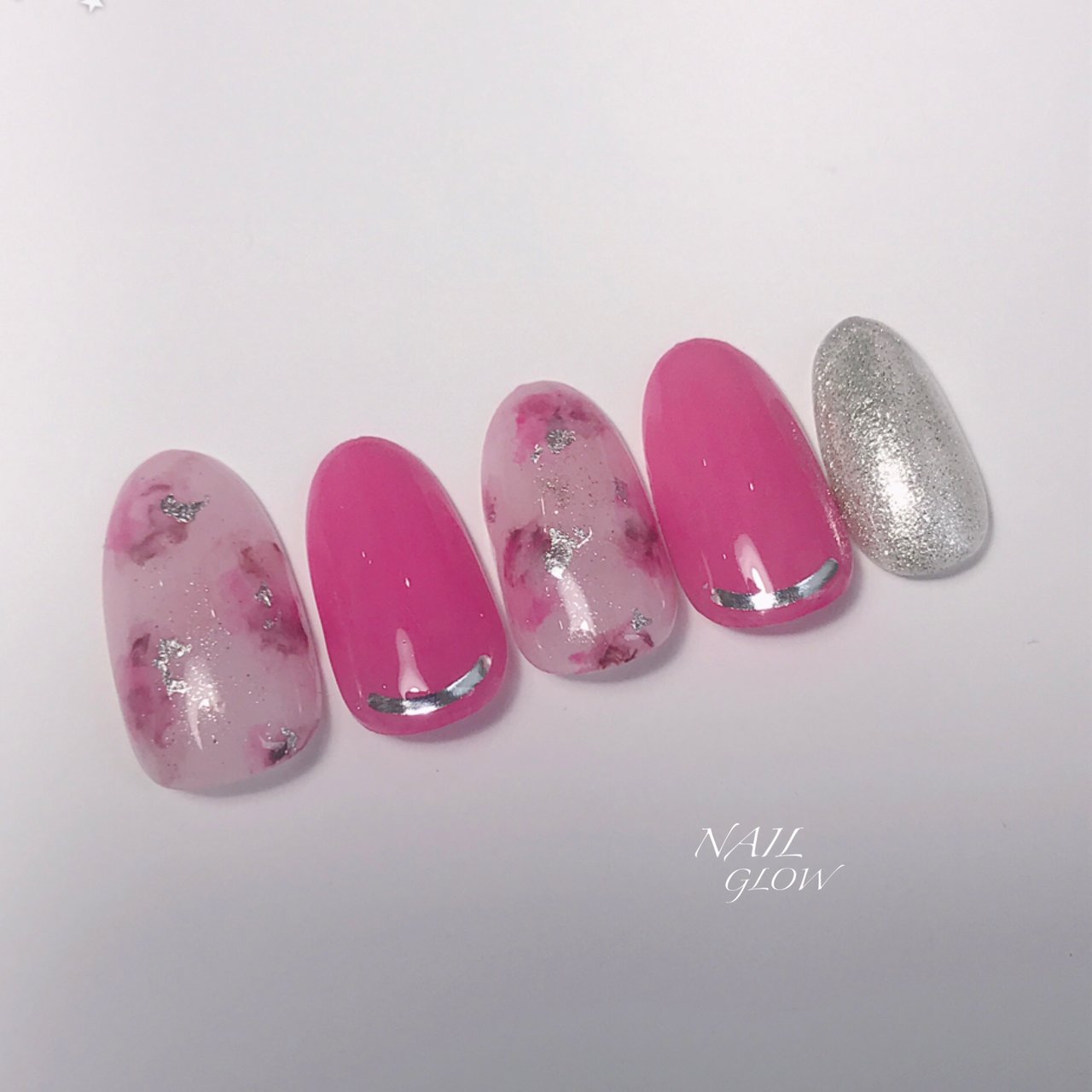 ラメ ワンカラー ビジュー べっ甲 ピンク Nail Glowのネイルデザイン No ネイルブック