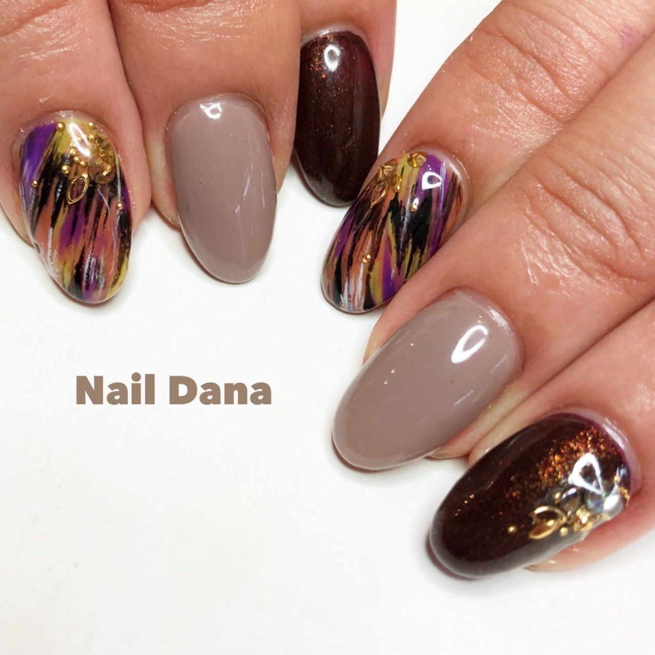 秋 旅行 リゾート ハンド ビジュー Nail Danaのネイルデザイン No