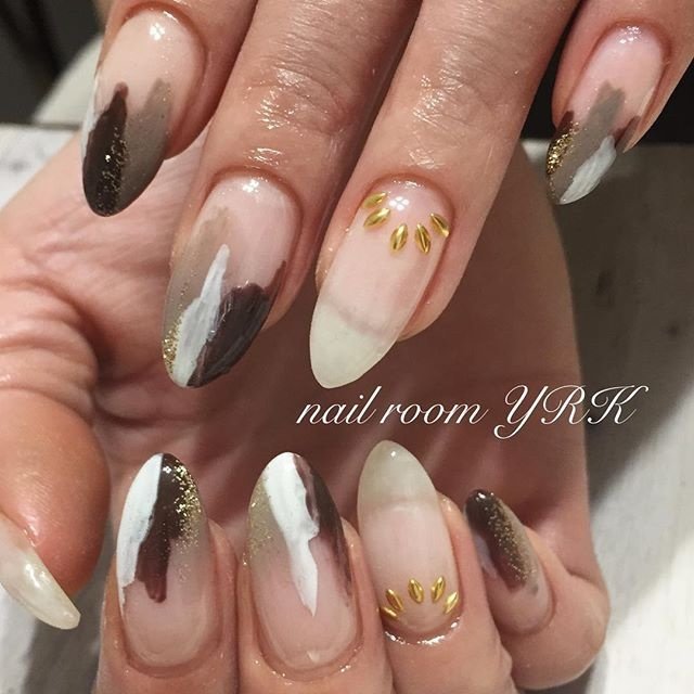 秋 オールシーズン ハンド ニュアンス ホワイト Nail Room Yrkのネイルデザイン No ネイルブック