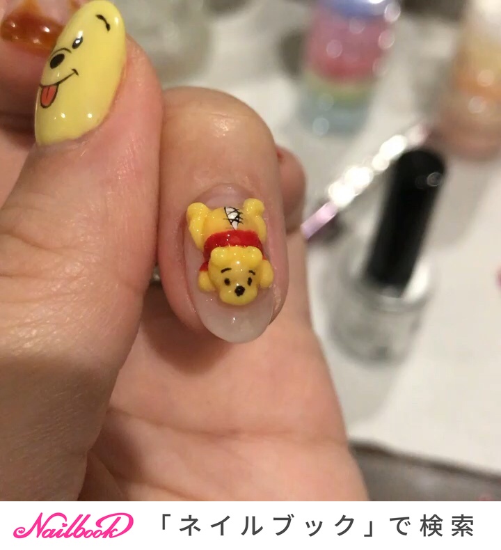 寝転びプーさんのネイルデザイン ネイルブック