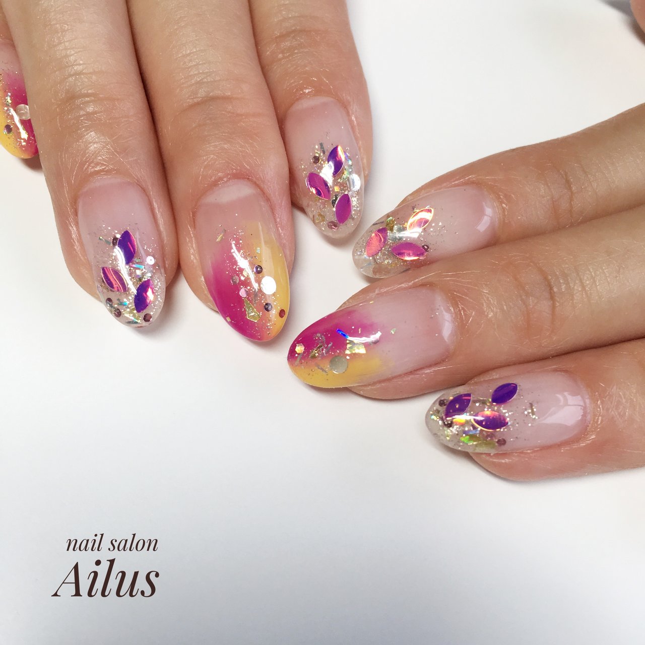 オールシーズン ハンド グラデーション ホログラム ラメ Nail Salon Ailusのネイルデザイン No ネイルブック