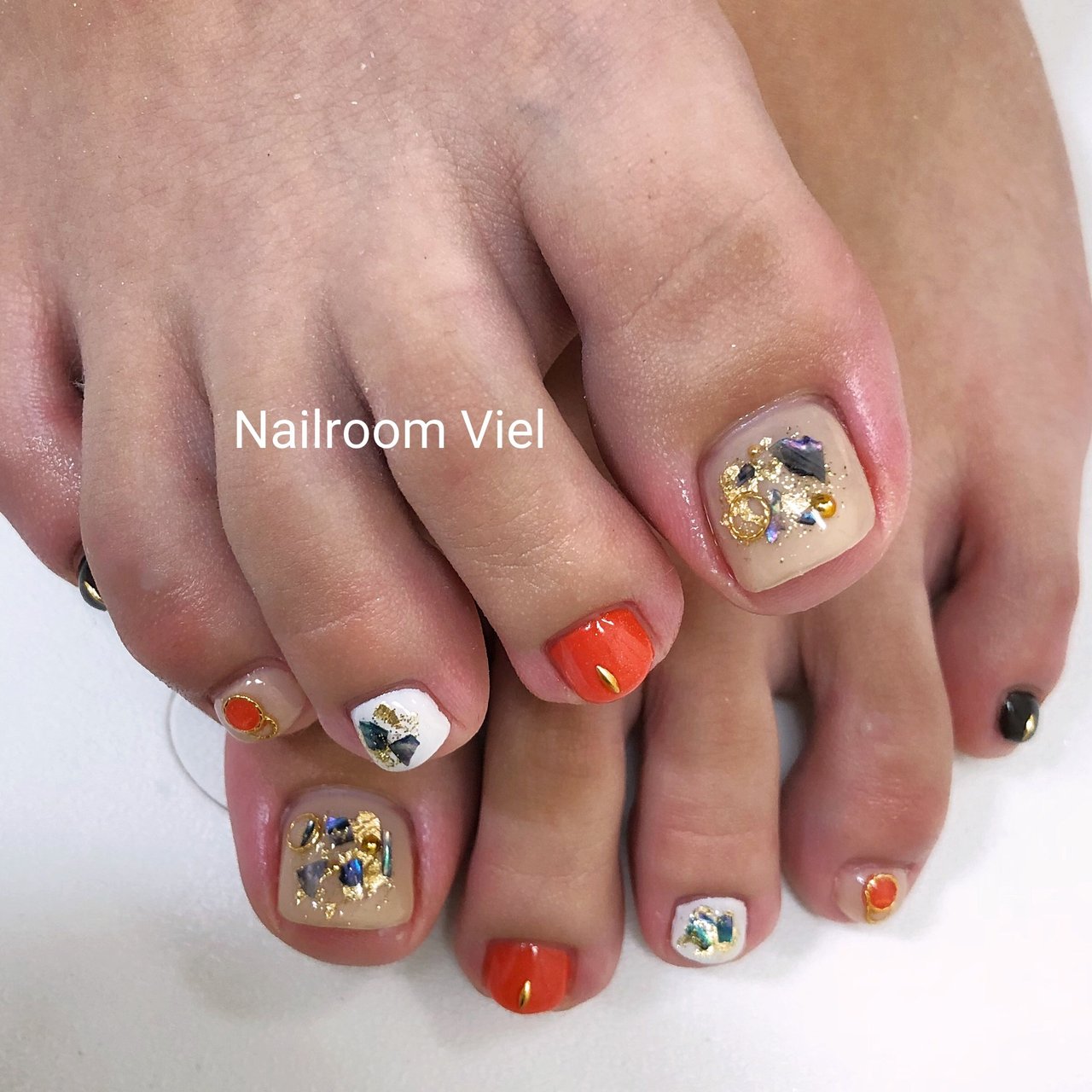 秋 冬 オールシーズン フット ビジュー Nailroomvielのネイルデザイン No ネイルブック