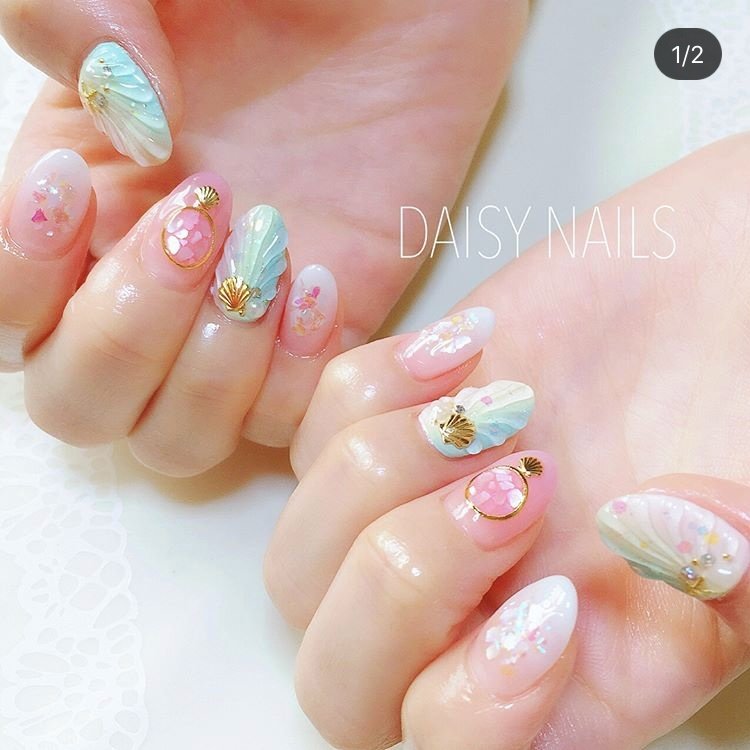 夏 ハンド グラデーション ビジュー シェル Blue Daisyのネイルデザイン No ネイルブック