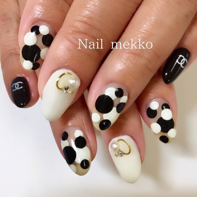 パール シースルー ドット ブランド柄 レトロ Nail Mekkoのネイルデザイン No ネイルブック