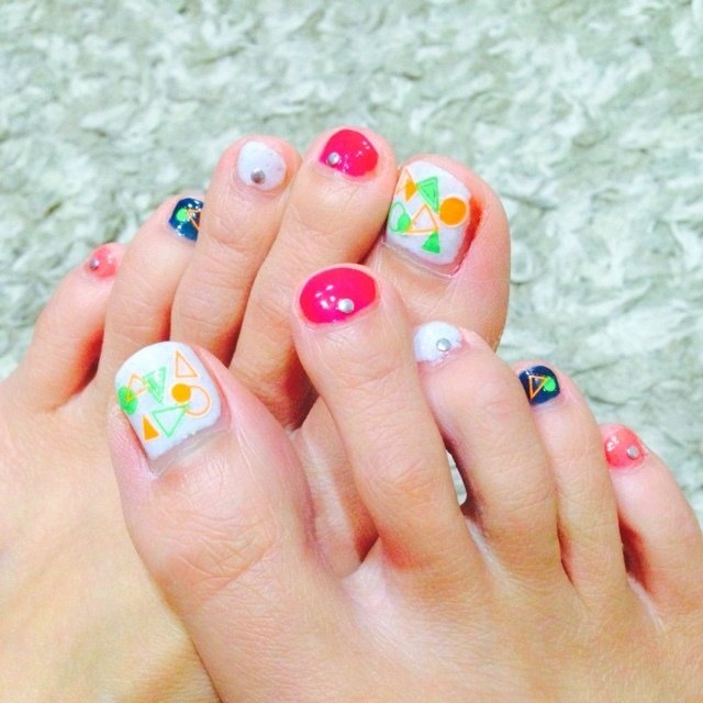 夏 フット ホワイト ピンク オレンジ Cacamai Nailのネイルデザイン No ネイルブック