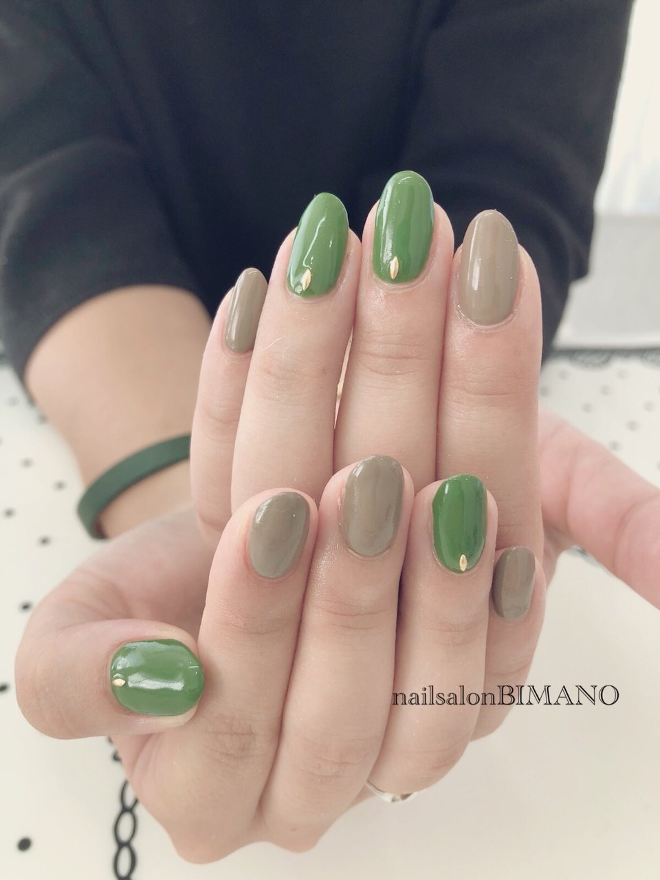 ハンド シンプル ベージュ スモーキー ジェルネイル Bimanoのネイルデザイン No ネイルブック