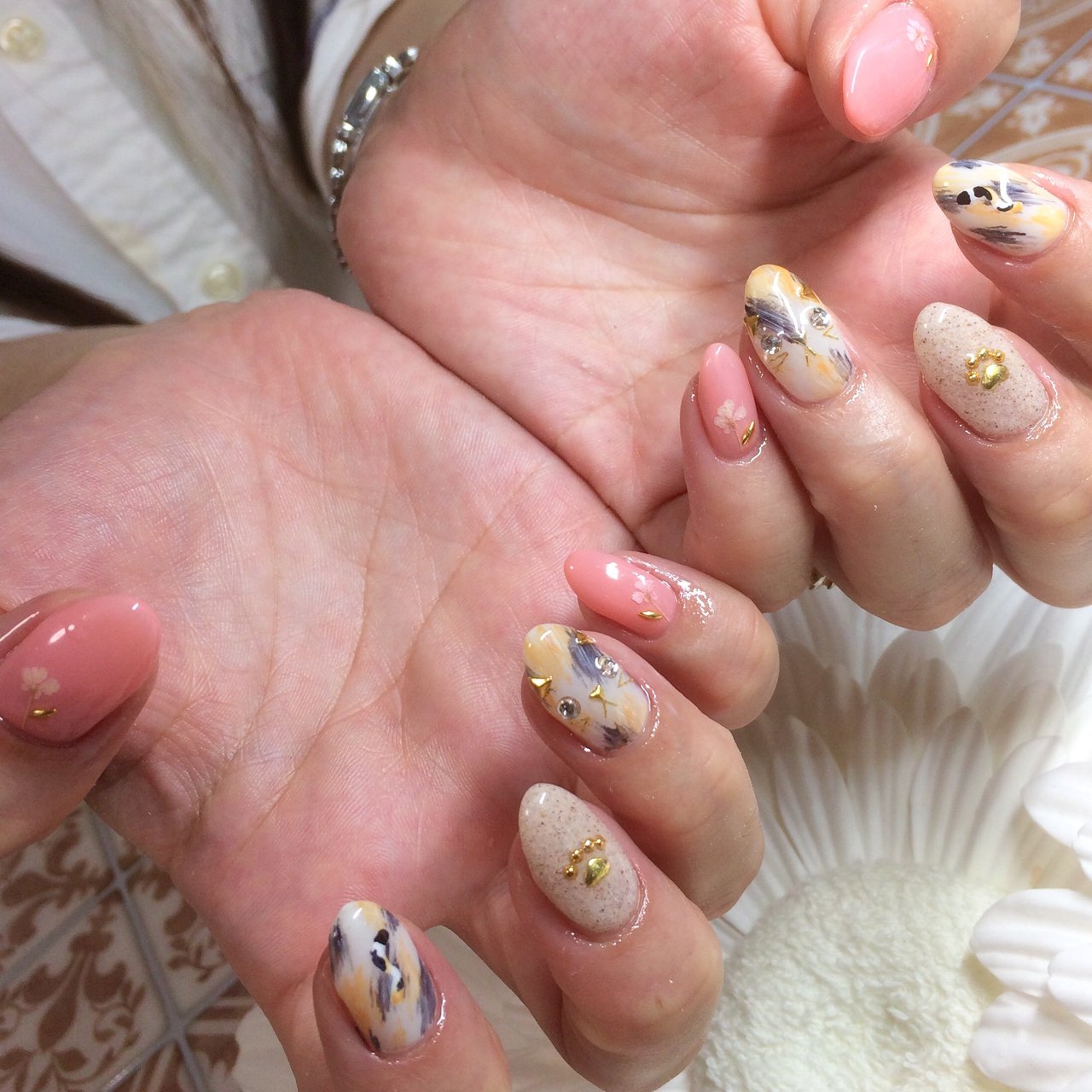 ワンカラー/フラワー/アニマル柄/押し花/ベージュ - Eriのネイル 