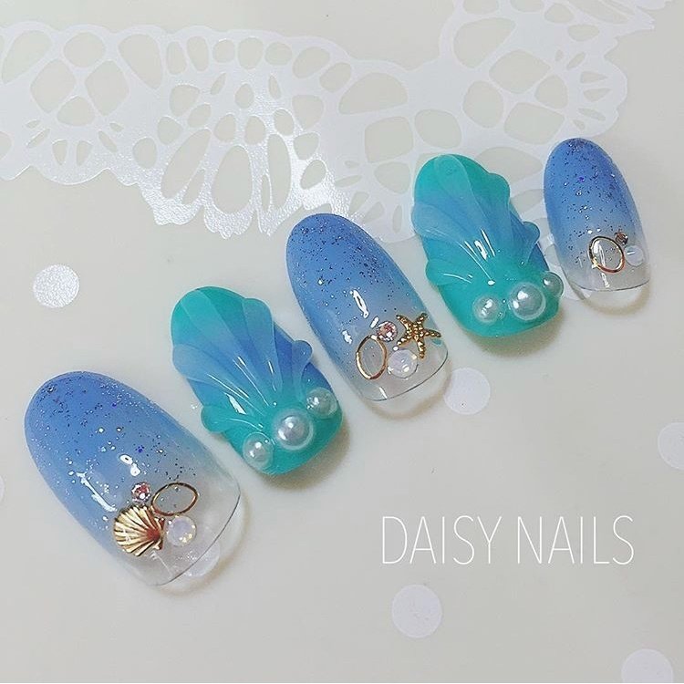 夏 ハンド グラデーション ラメ シェル Blue Daisyのネイルデザイン No ネイルブック