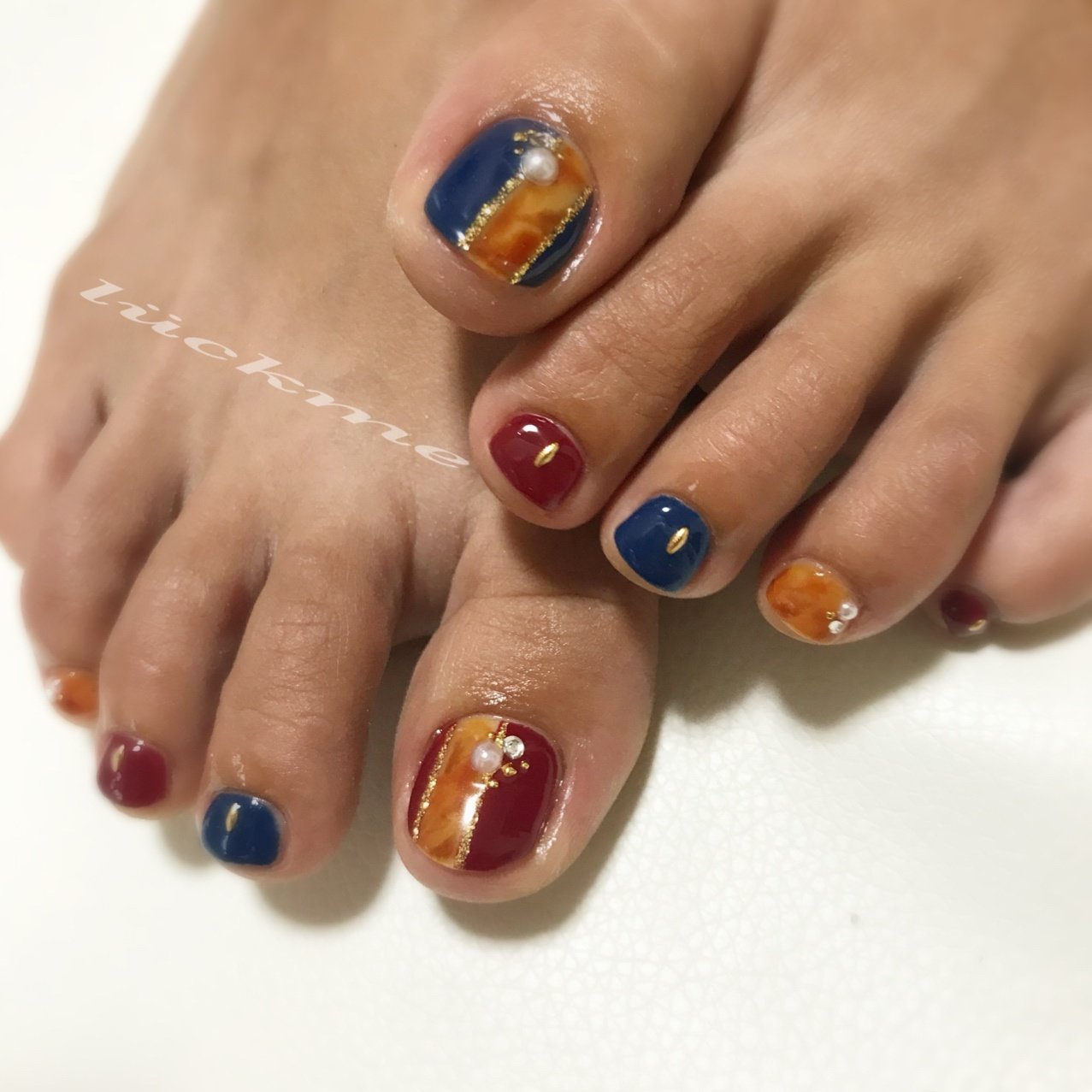 フット べっ甲 ネイビー ボルドー ゴールド Nail Luckmeのネイルデザイン No ネイルブック