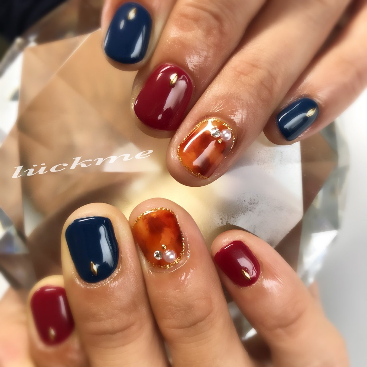 ハンド べっ甲 ショート ネイビー ボルドー Nail Luckmeのネイルデザイン No ネイルブック