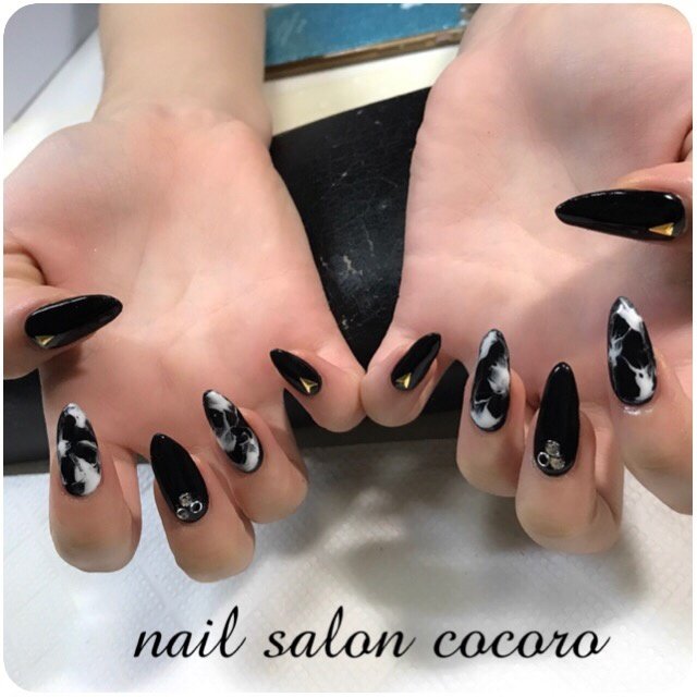 オールシーズン ハンド ワンカラー ビジュー マーブル ネイルサロンココロのネイルデザイン No ネイルブック