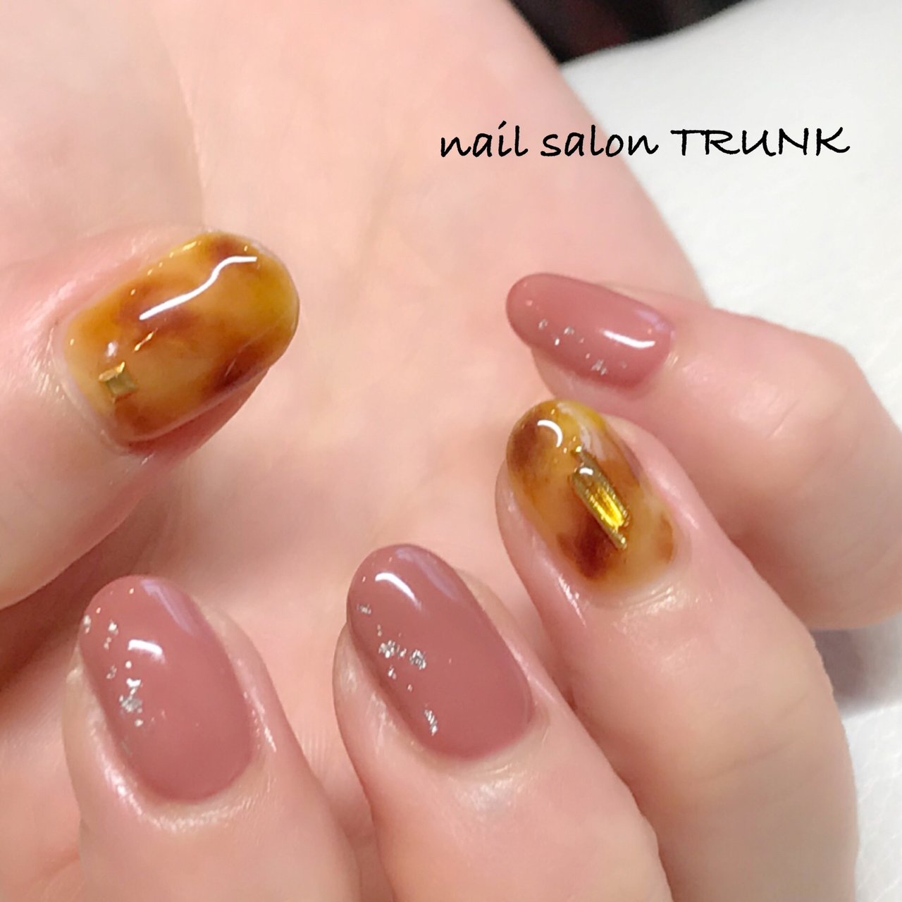 秋 冬 ハンド べっ甲 ショート Nail Trunkのネイルデザイン No