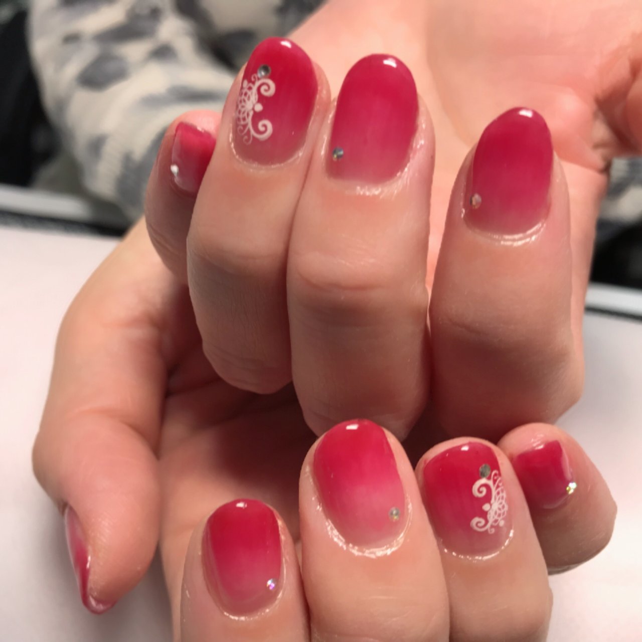 ハンド グラデーション ミディアム ピンク レッド Keiko Nailのネイルデザイン No ネイルブック