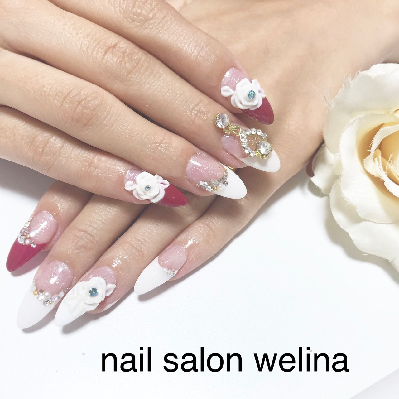 ブライダル ハンド フレンチ パール 3d Nailsalonwelinaのネイルデザイン No ネイルブック