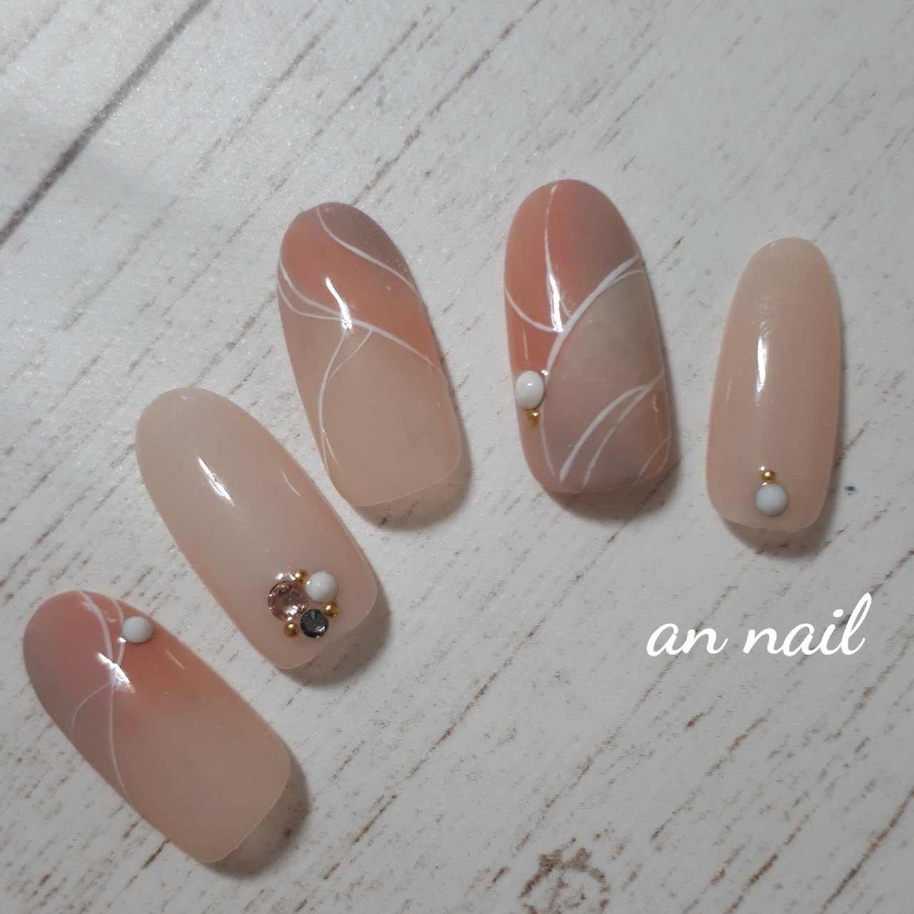 オールシーズン ワンカラー プッチ ベージュ オレンジ An Nailのネイルデザイン No ネイルブック