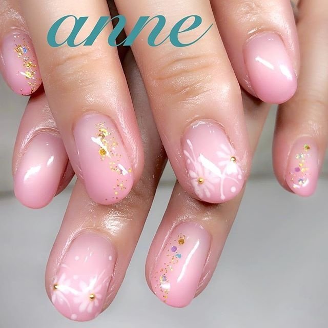 ハンド シンプル グラデーション ホログラム フラワー Nailsalon Anne のネイルデザイン No 353 ネイルブック