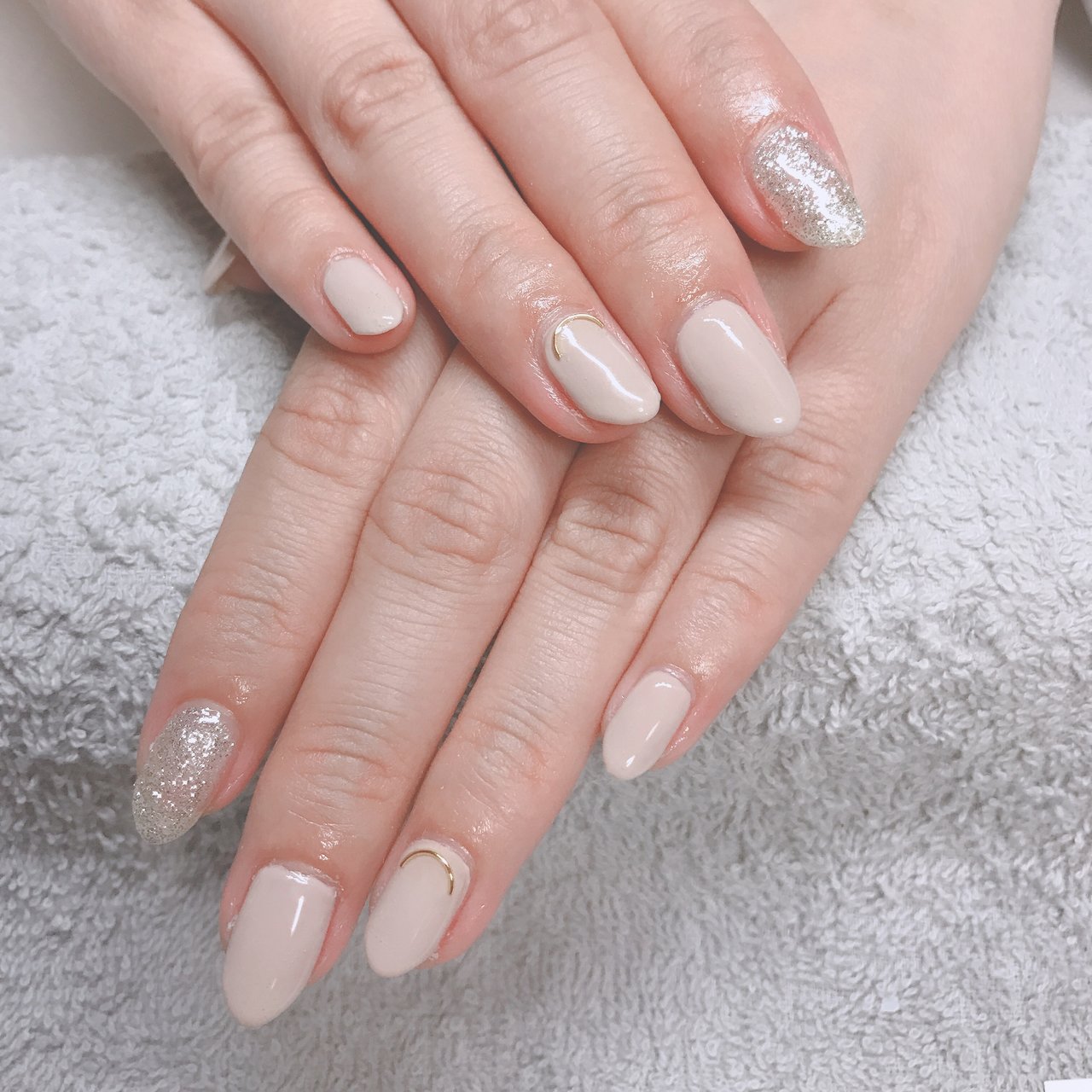 秋 冬 グレージュ シルバー Simple Nail 鈴のネイルデザイン No 3591649 ネイルブック