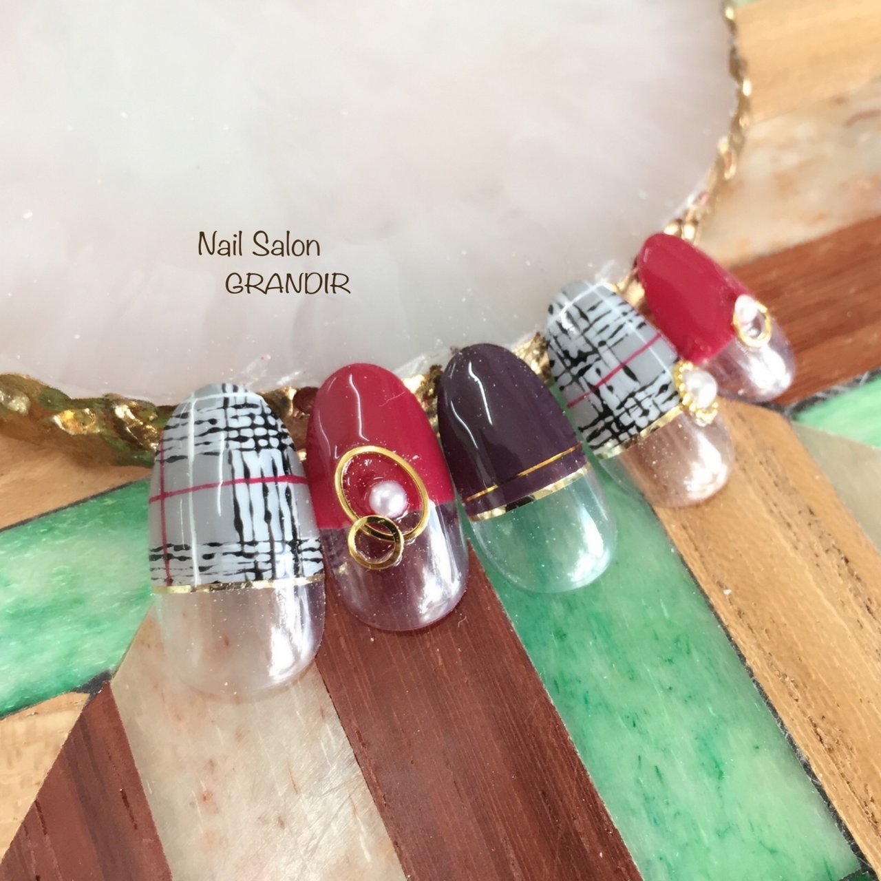 秋 冬 クリスマス オフィス ハンド Nail Grandirのネイルデザイン No ネイルブック