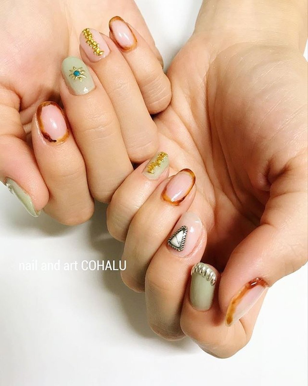 秋 冬 オールシーズン ハンド べっ甲 Coha Nail And Artのネイルデザイン No ネイルブック
